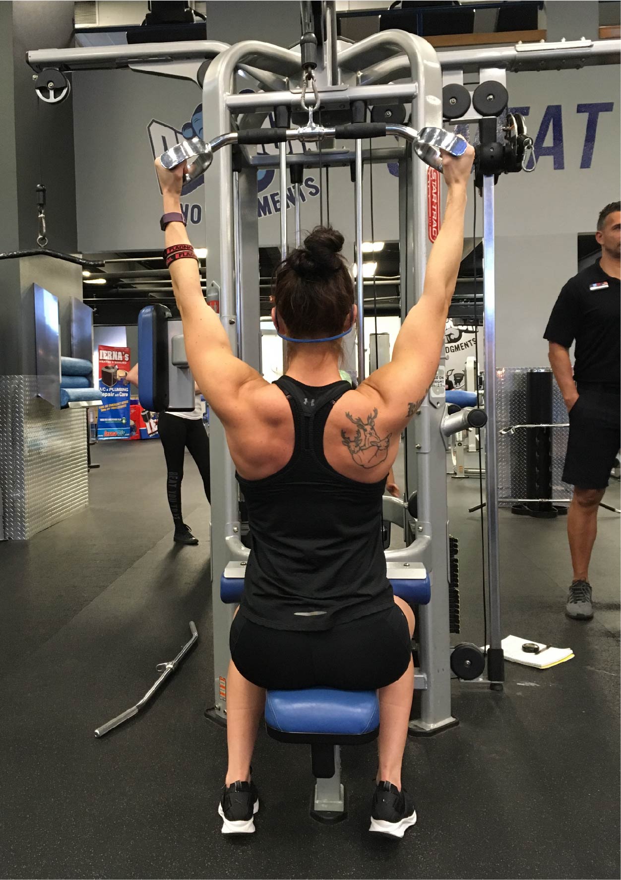 narrow grip lat pulldown